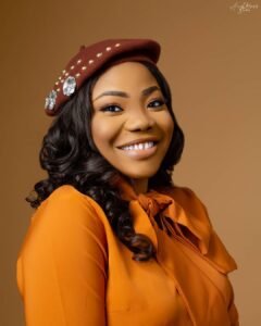 Read more about the article Akamdinelu Chords by Mercy Chinwo