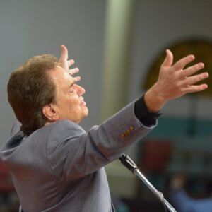 Read more about the article Holy Are You Lord Chords by Terry MacAlmon